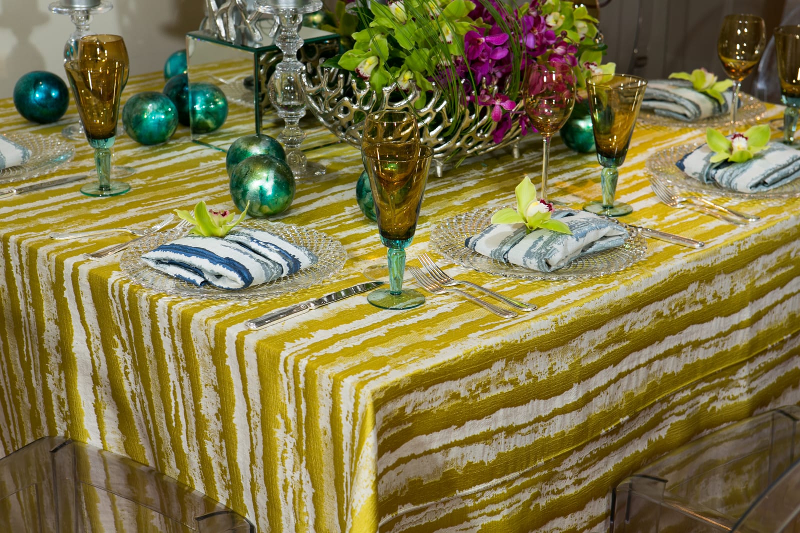 Bark Citron at a Windy City Linen event