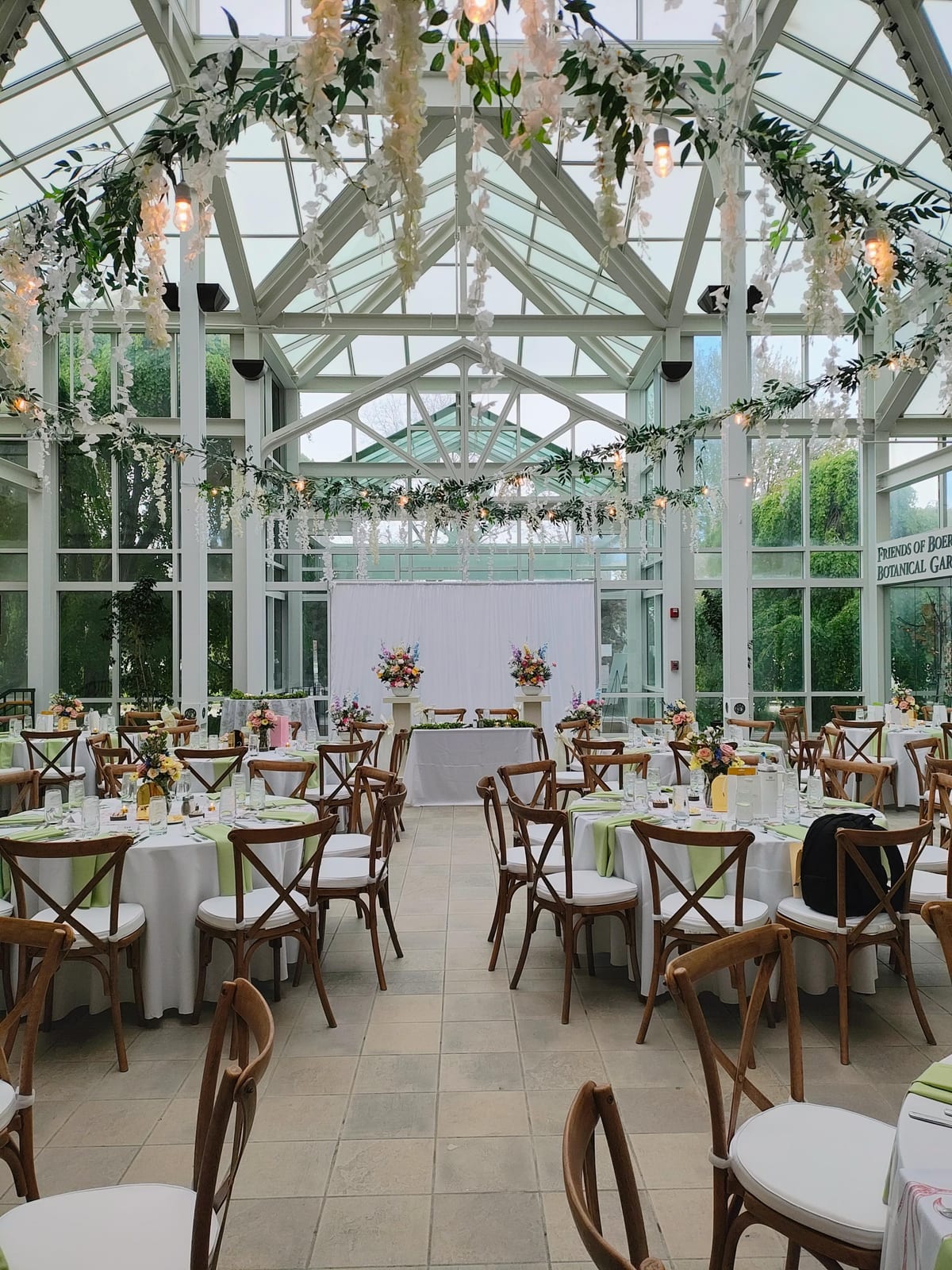 Hampton Botanical Apple at a Windy City Linen event