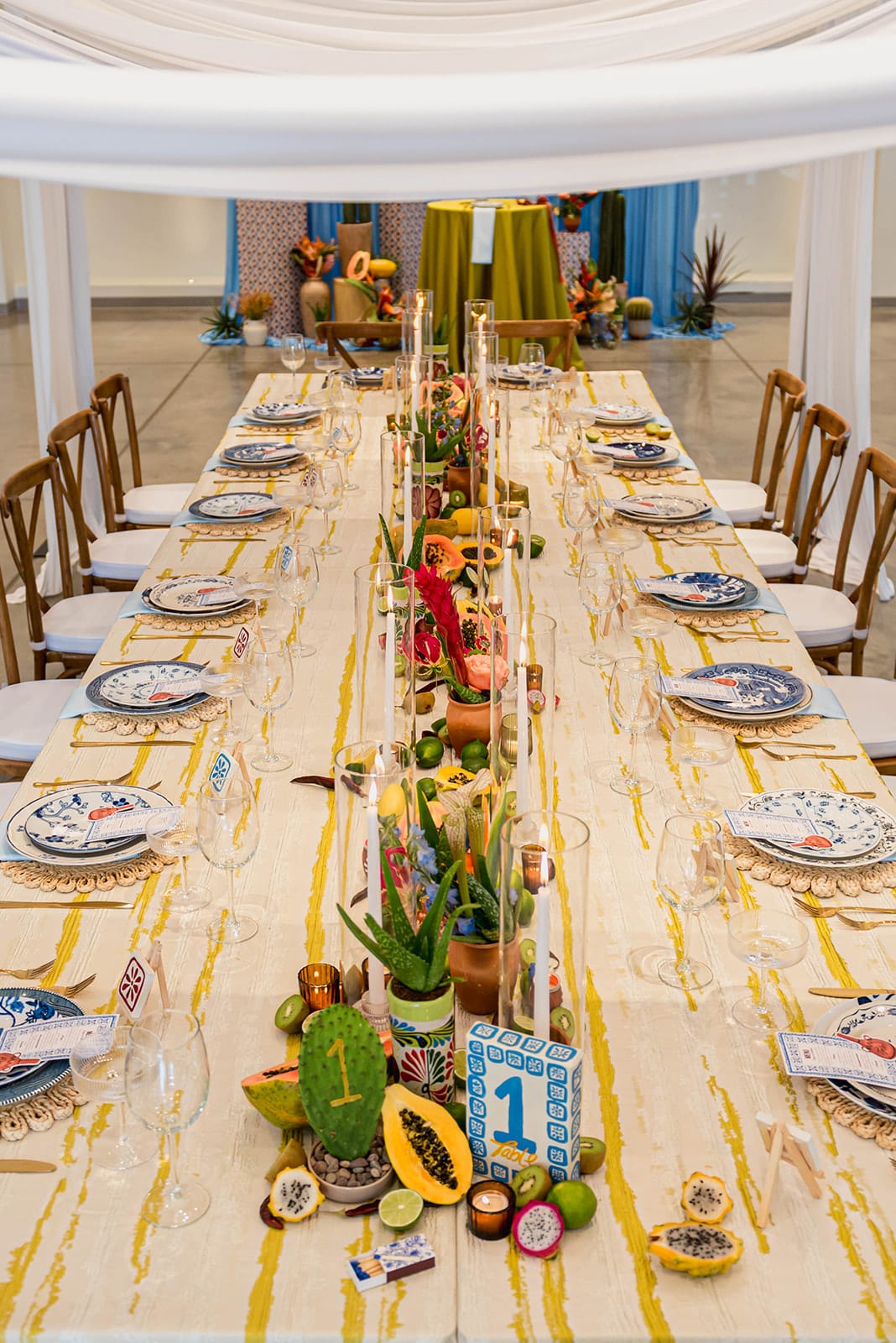 Bark Citron at a Windy City Linen event