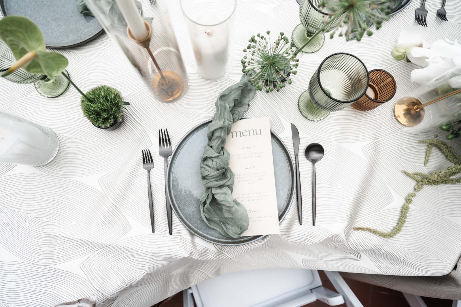 Echo Lumiere at a Windy City Linen event