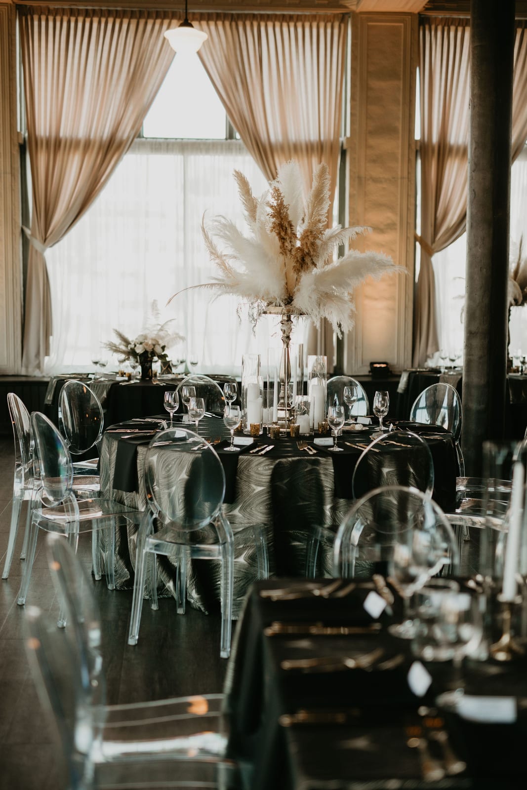 Echo Noir at a Windy City Linen event