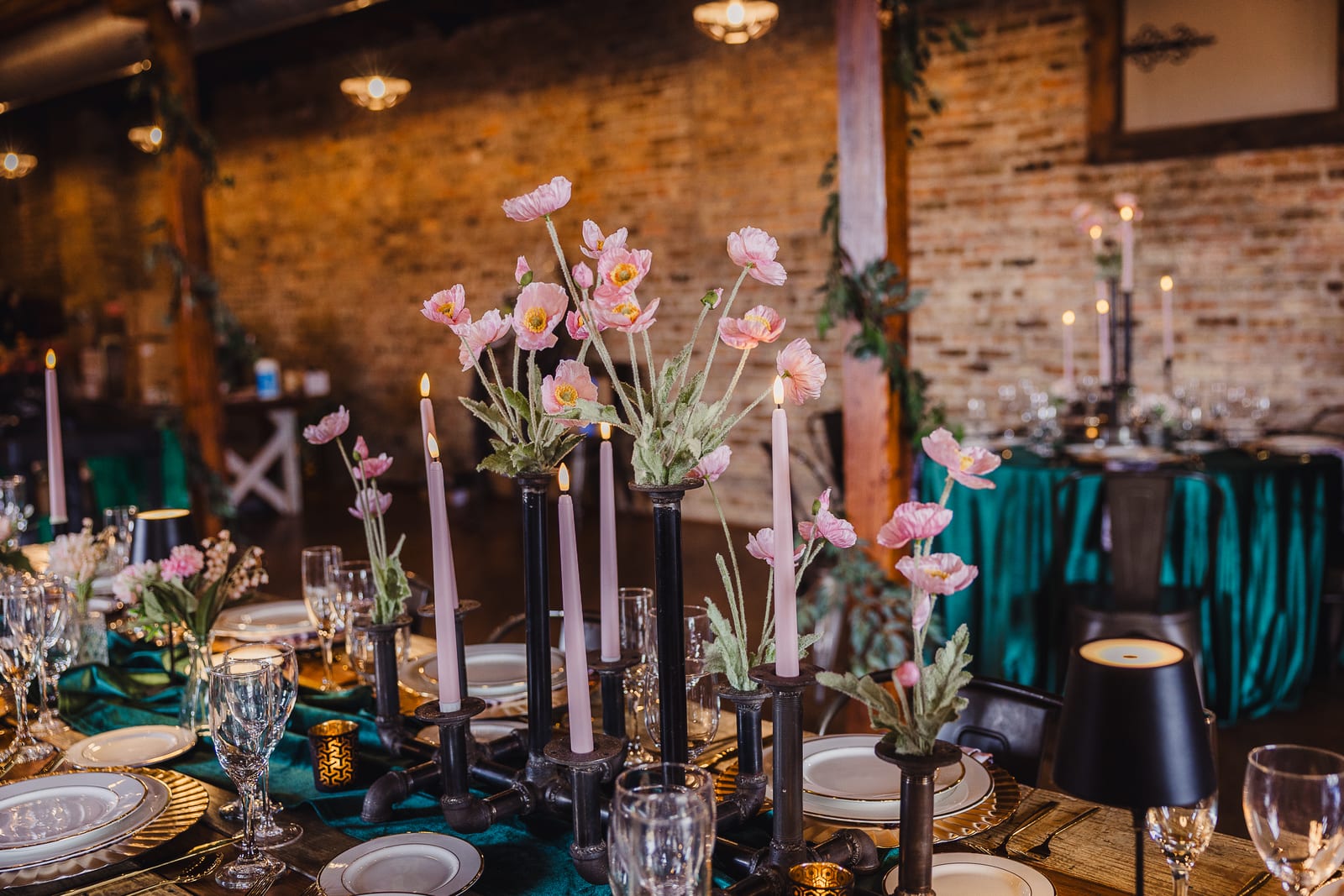 Velvet Hunter at a Windy City Linen event