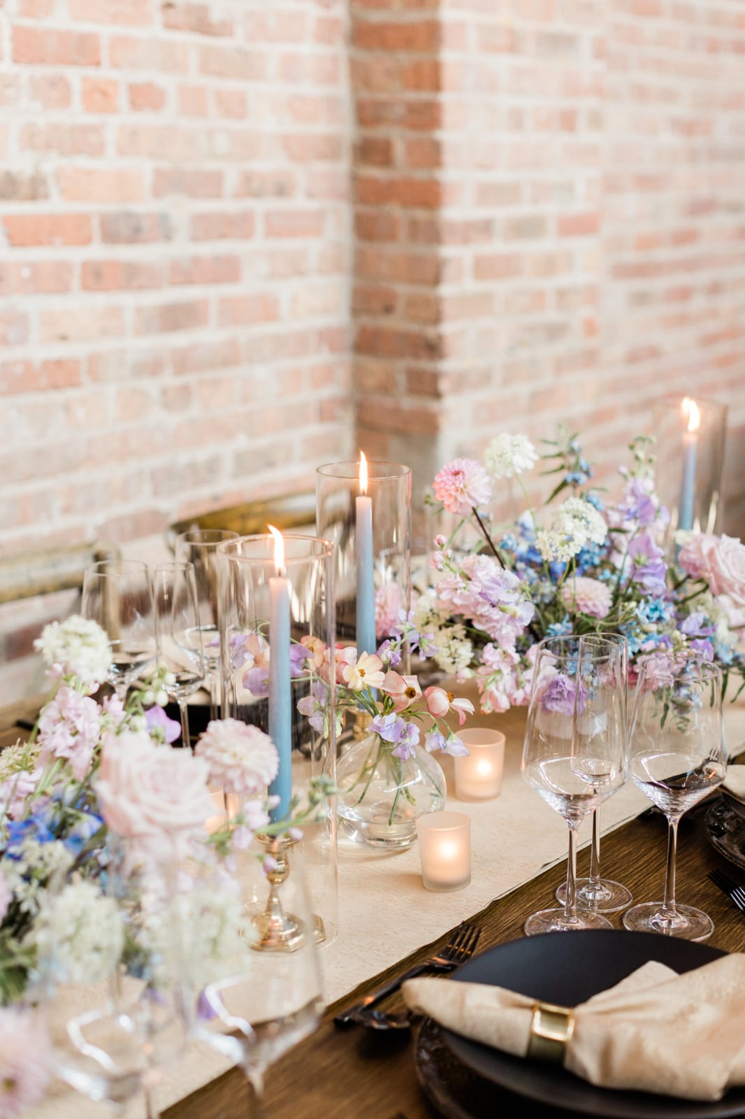 Classic Solid Ivory at a Windy City Linen event