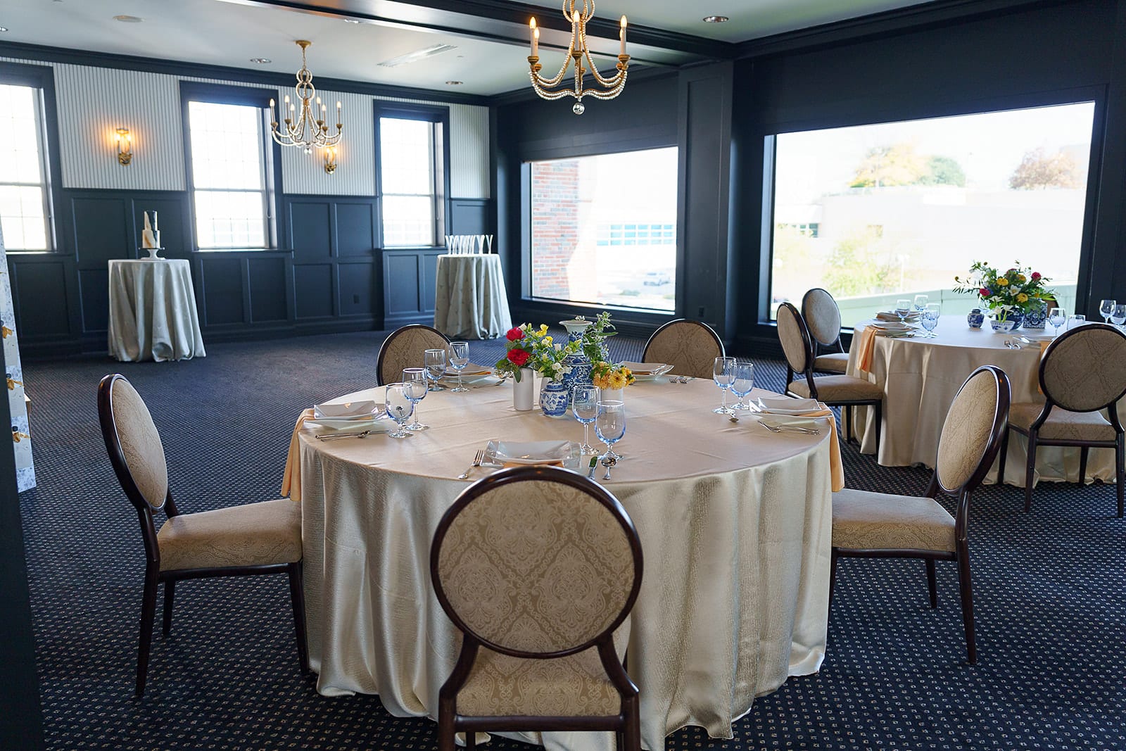 Verve Ivory at a Windy City Linen event
