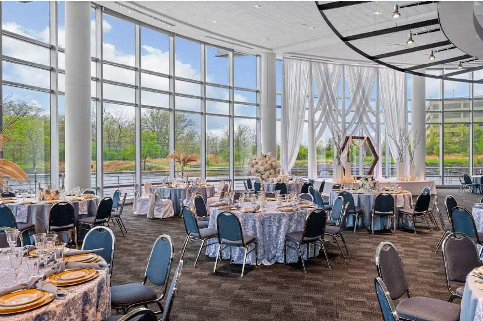 Serenity Coastal at a Windy City Linen event