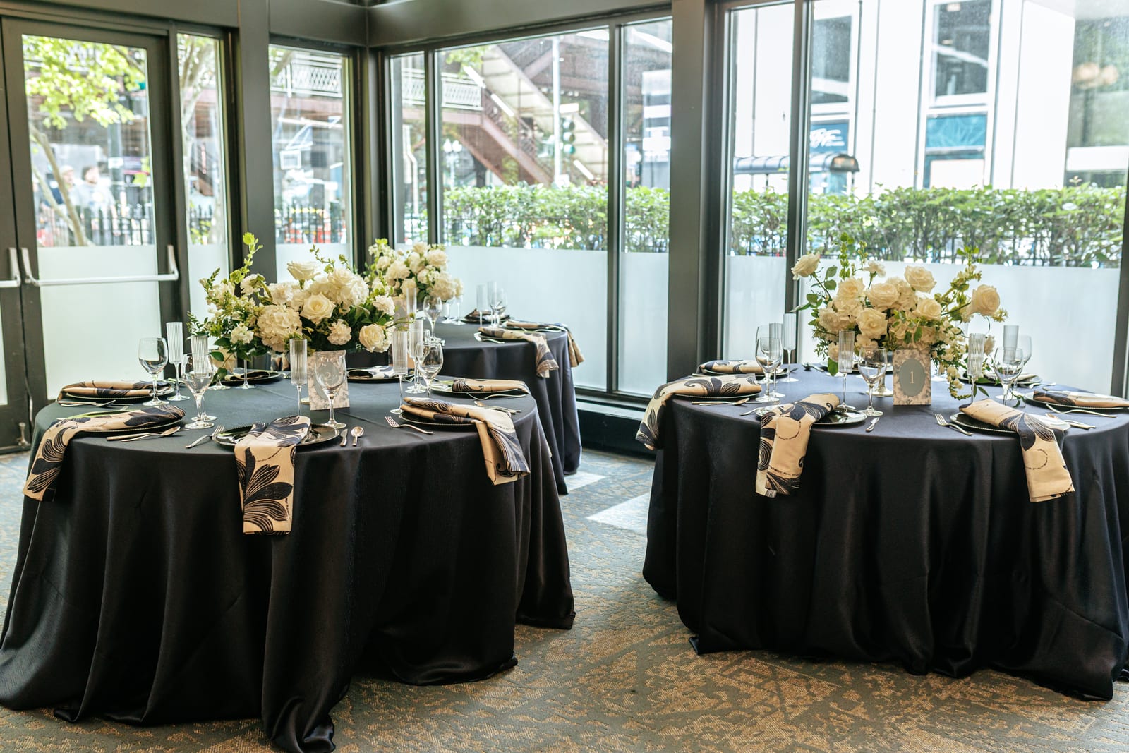 Verve Navy at a Windy City Linen event